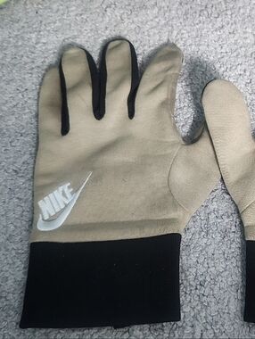 Nike Men’s Beige and Black Tech Gloves